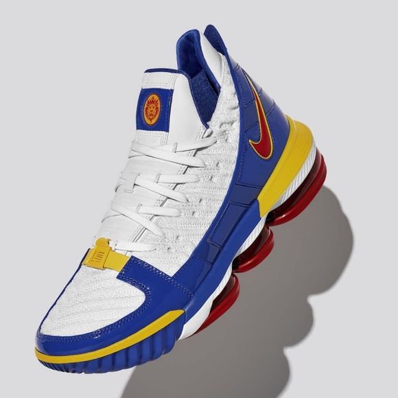 lebron xvi superman